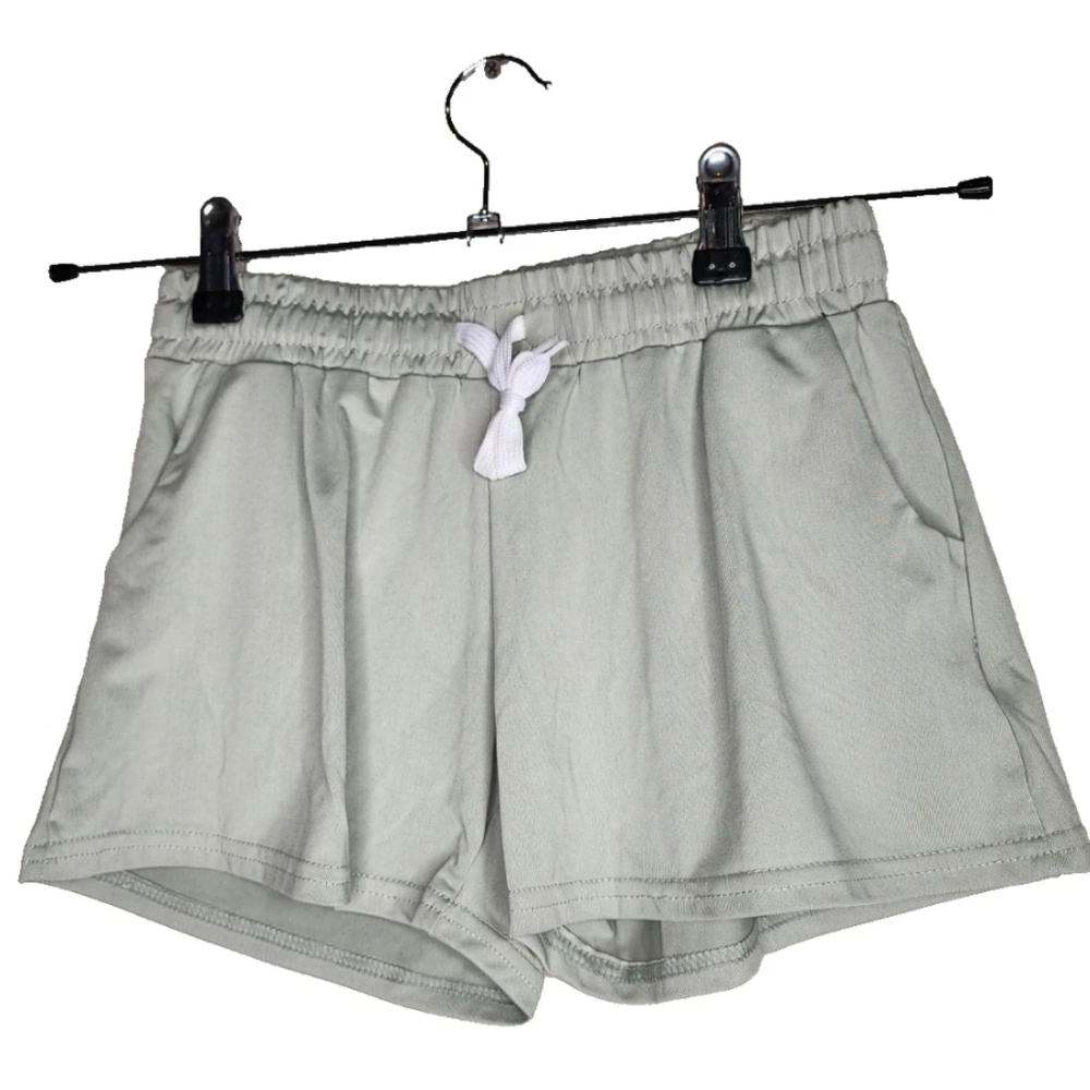 Real Essentials Girls Dry Fit Elastic Waist Shorts in Light Green Size M